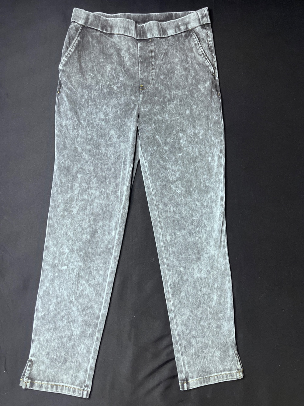 Christian Siriano Wonder Gray Straight-Leg Pull on stretch Jeans Size Medium